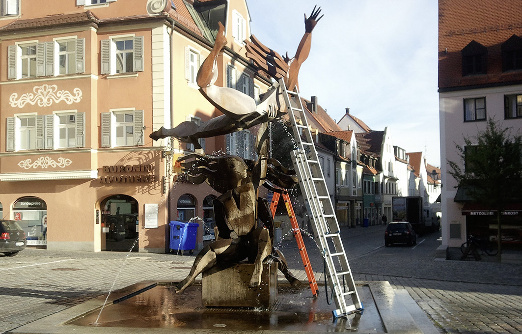 Brunnen Erostische Damen in Kaufbeuren